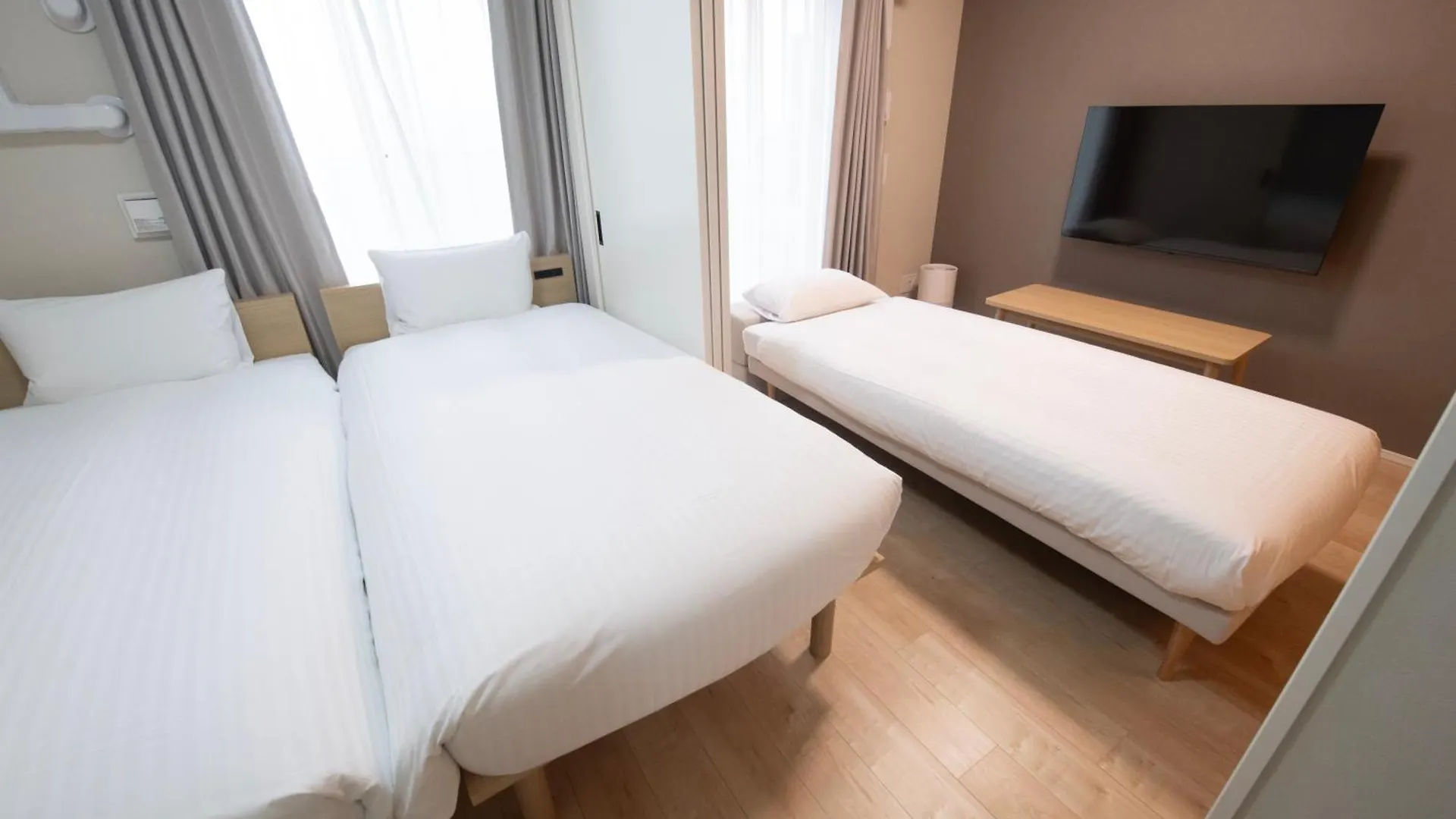 The Rise Osaka Universal Bayside 0*,  Япония
